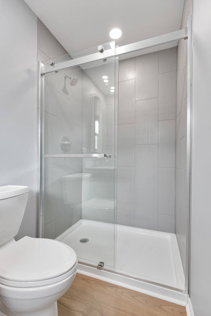 940 Victoria Lane, Elk Grove Village, IL 60007