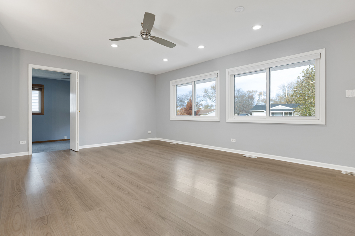 940 Victoria Lane, Elk Grove Village, IL 60007