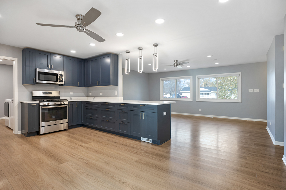 940 Victoria Lane, Elk Grove Village, IL 60007