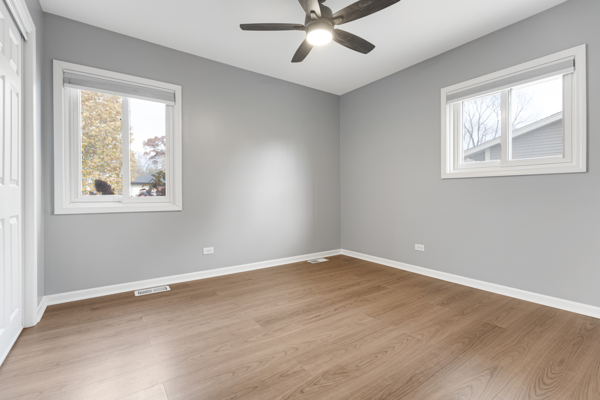 940 Victoria Lane, Elk Grove Village, IL 60007