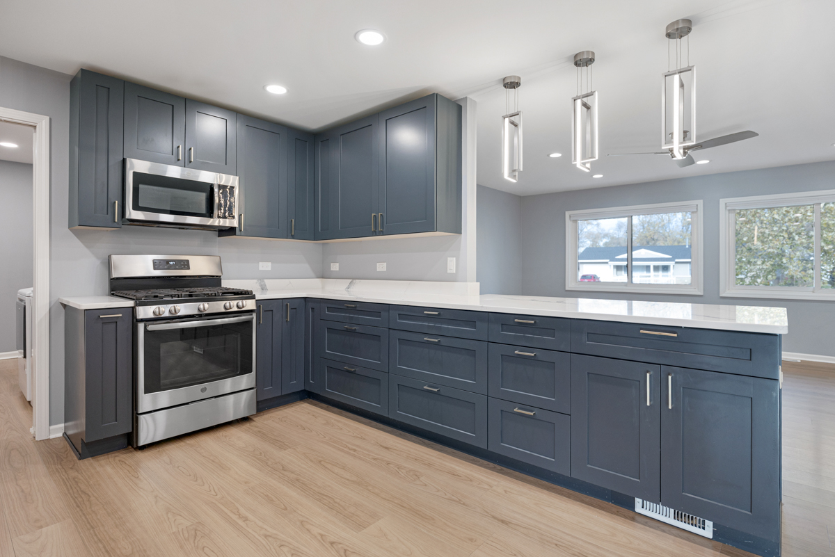 940 Victoria Lane, Elk Grove Village, IL 60007