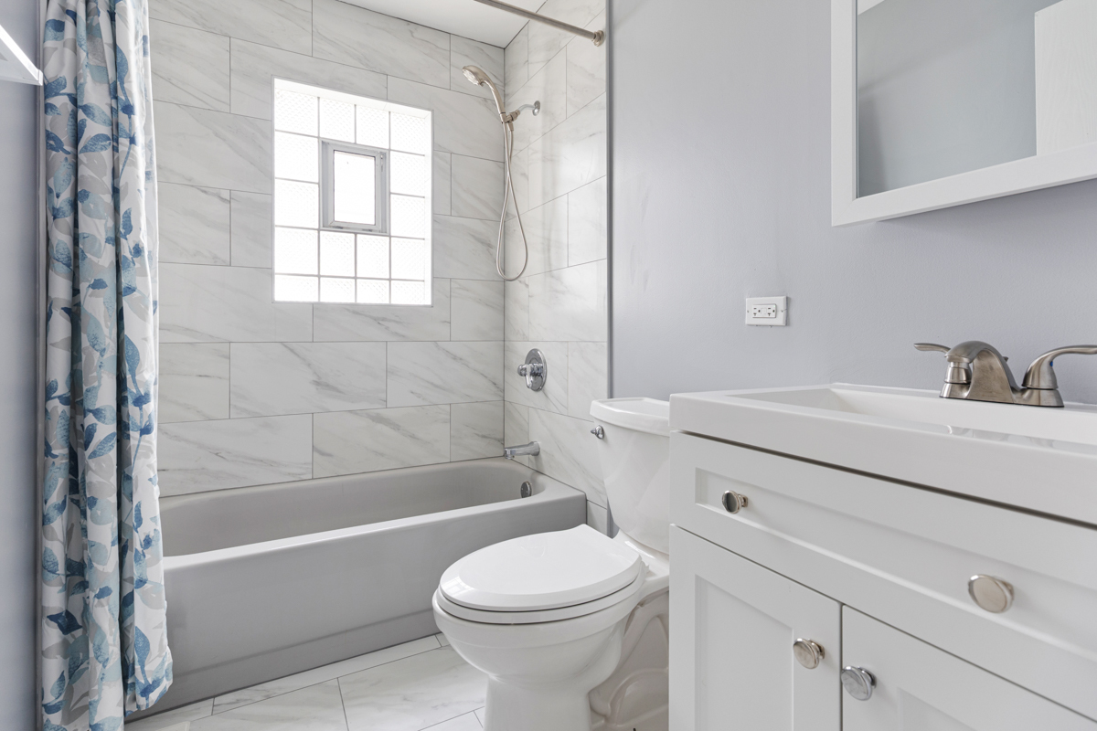 940 Victoria Lane, Elk Grove Village, IL 60007