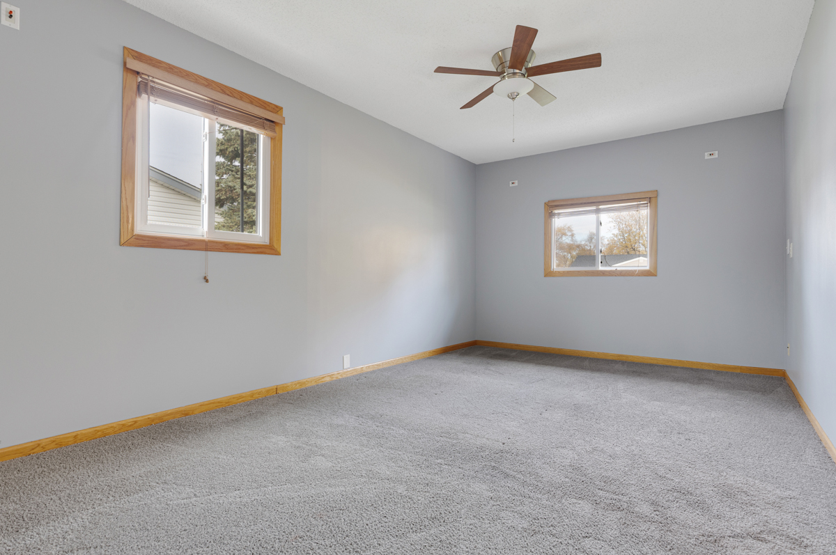 940 Victoria Lane, Elk Grove Village, IL 60007