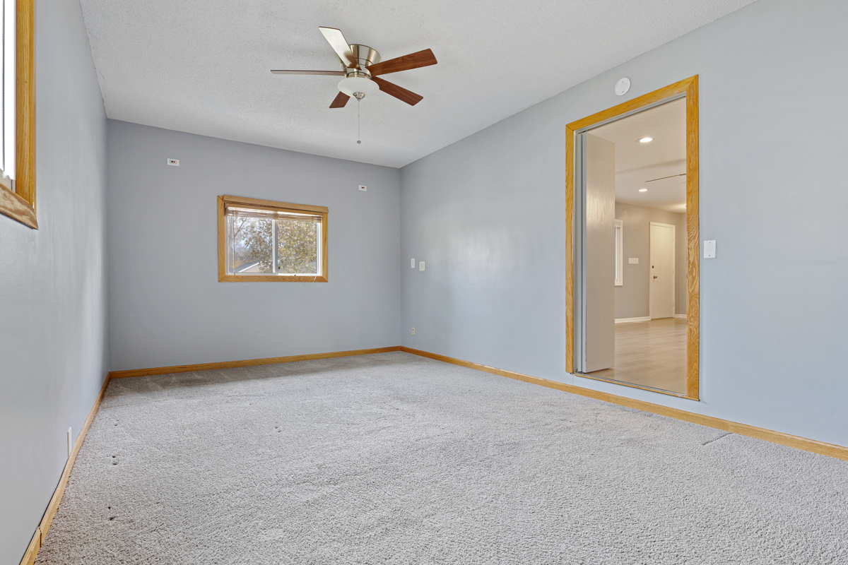 940 Victoria Lane, Elk Grove Village, IL 60007