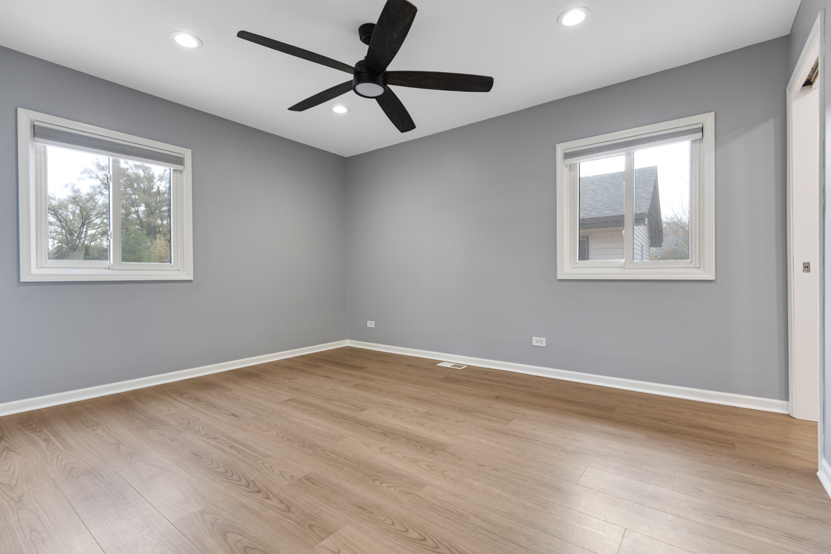 940 Victoria Lane, Elk Grove Village, IL 60007