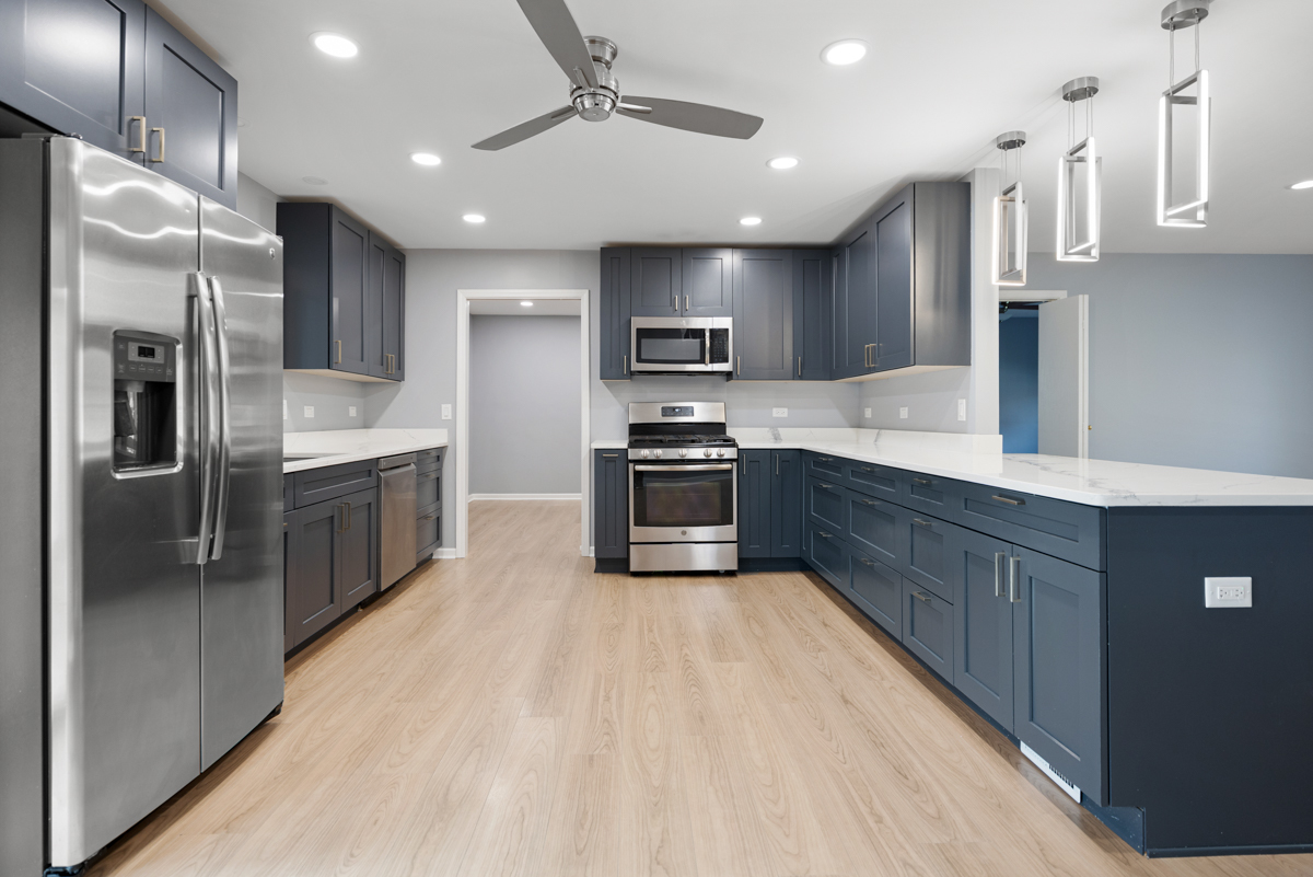 940 Victoria Lane, Elk Grove Village, IL 60007