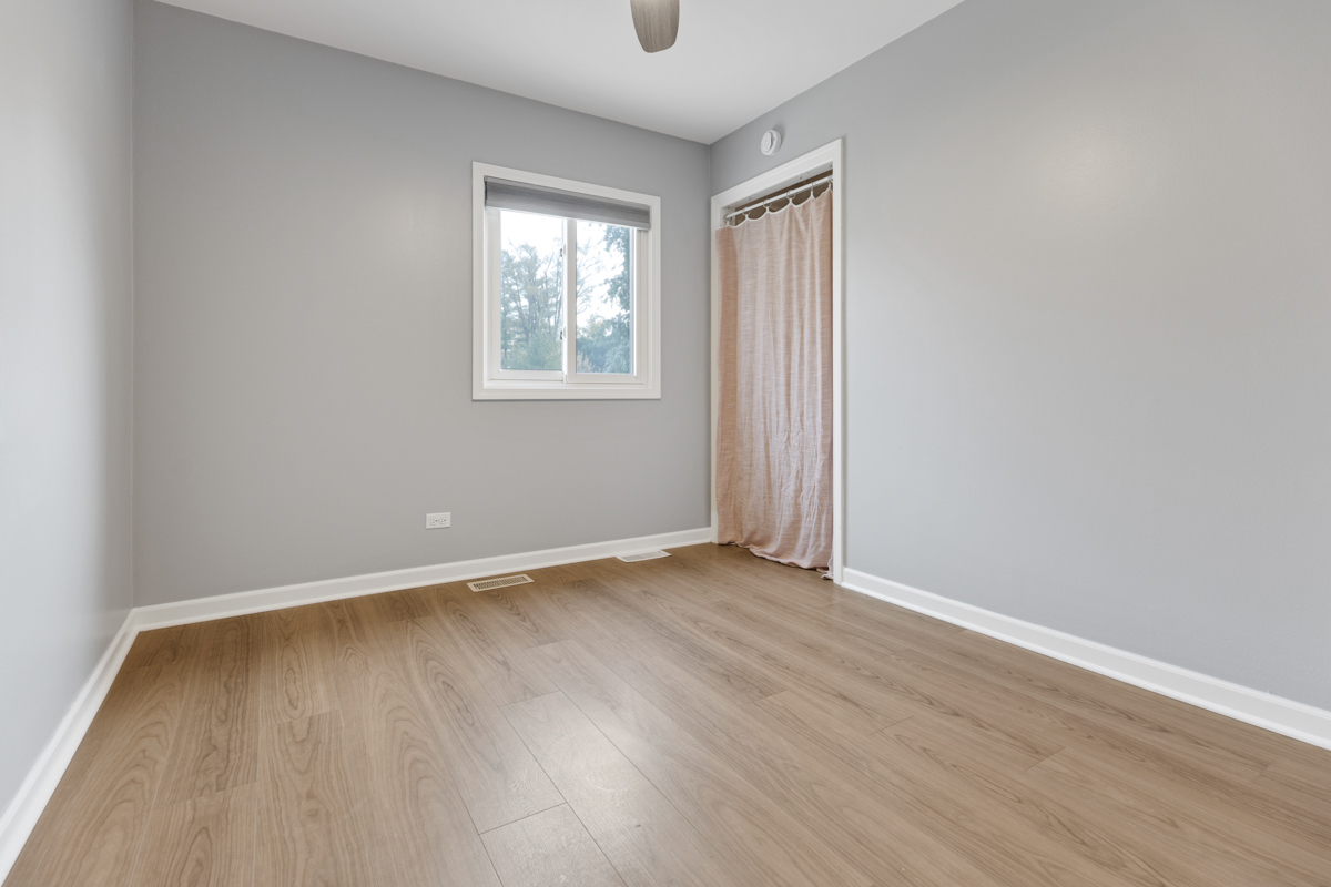 940 Victoria Lane, Elk Grove Village, IL 60007