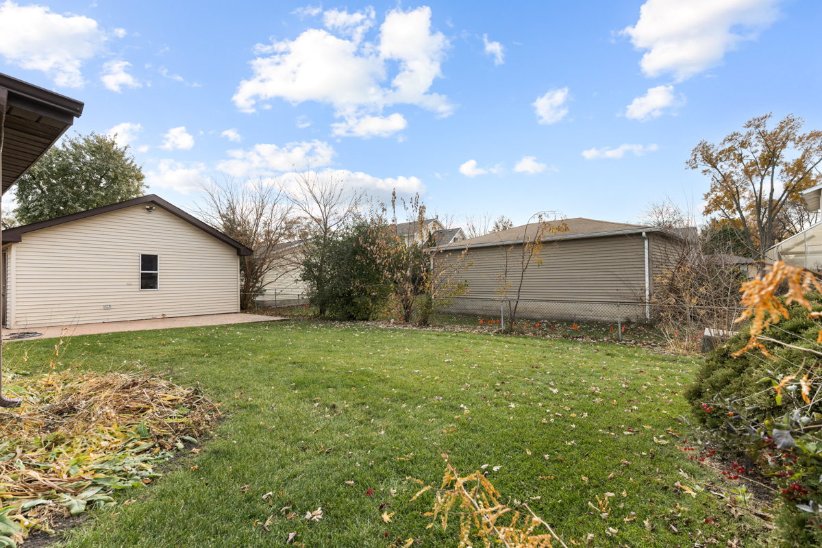 940 Victoria Lane, Elk Grove Village, IL 60007