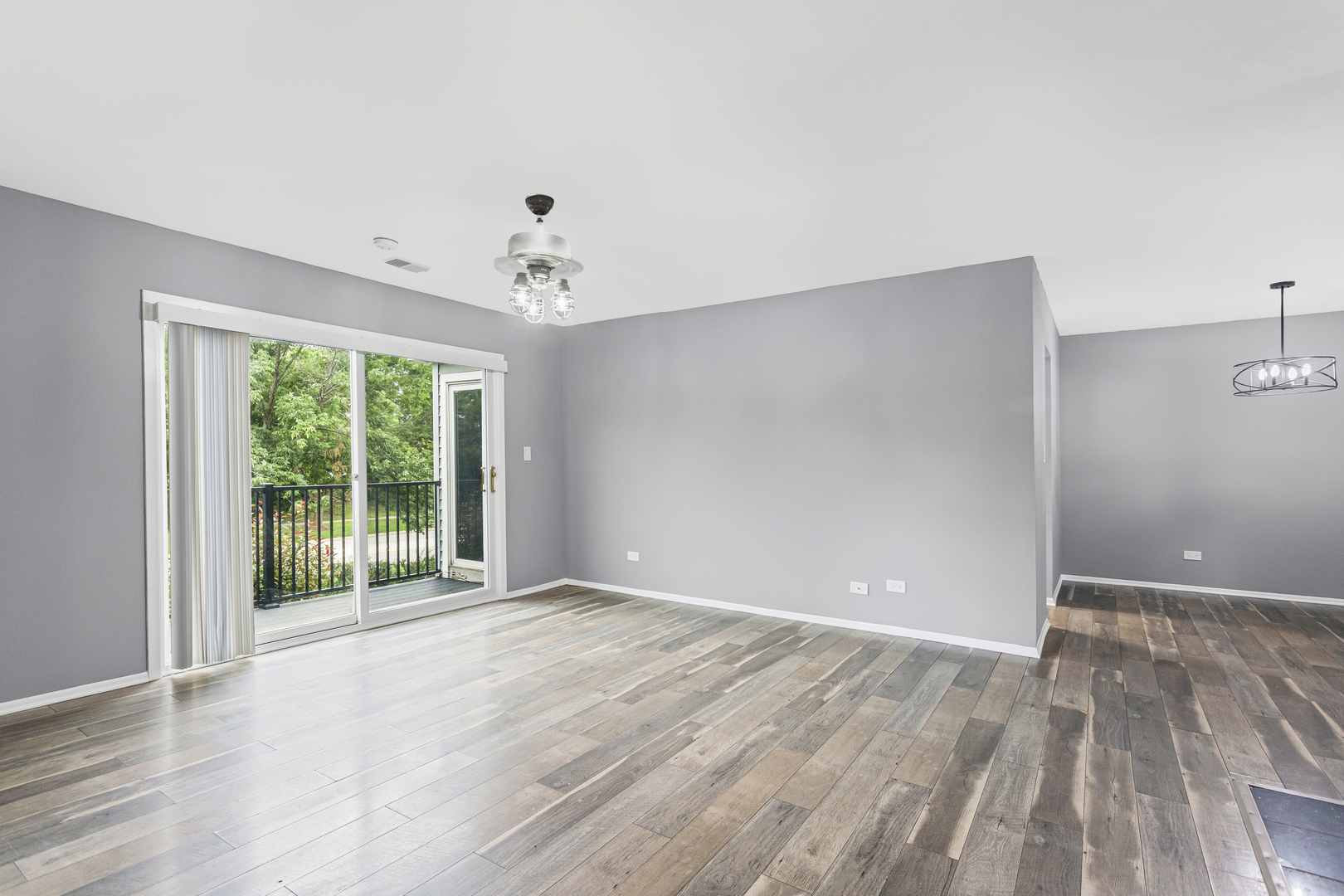 7050 Brighton Court #204, Woodridge, IL 60517