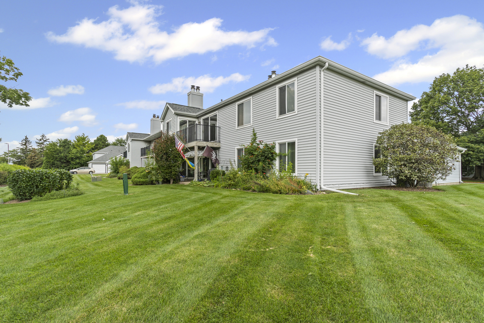 7050 Brighton Court #204, Woodridge, IL 60517