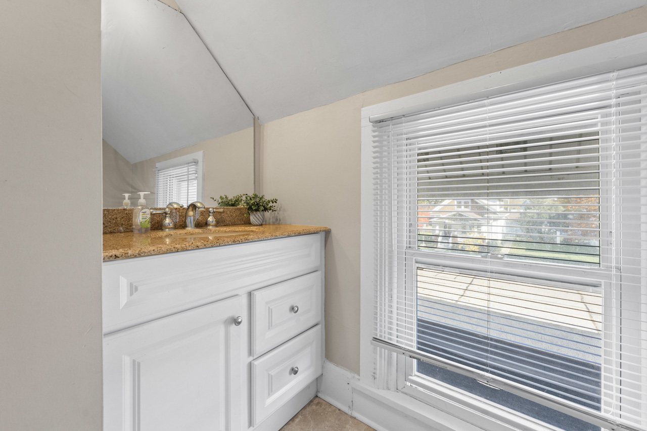 325 Henry Street, Burlington, WI 53105