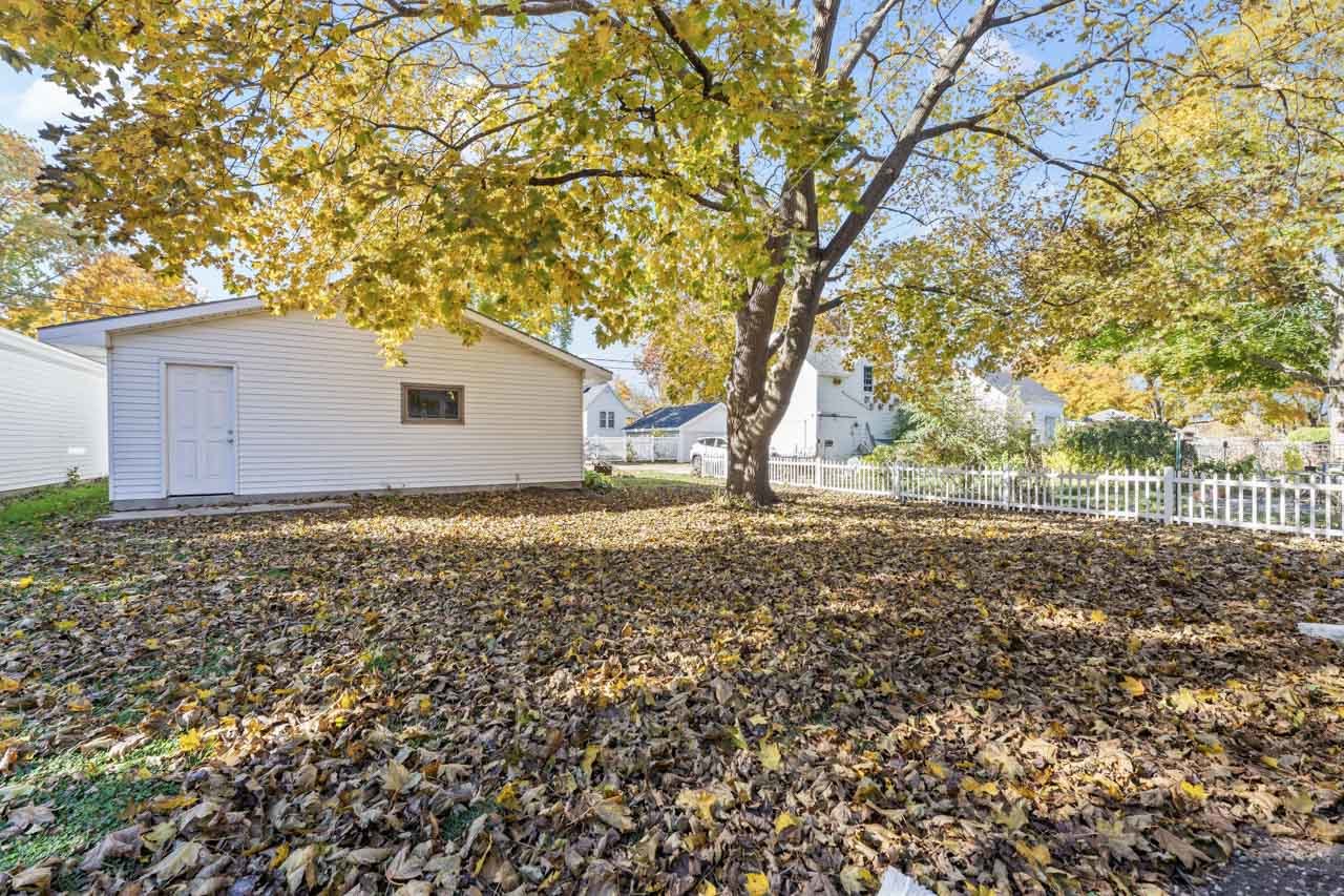 325 Henry Street, Burlington, WI 53105