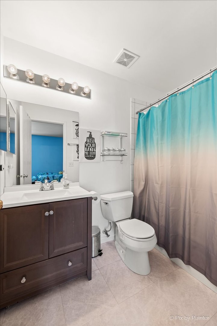 1431 Essex Street, Algonquin, IL 60102