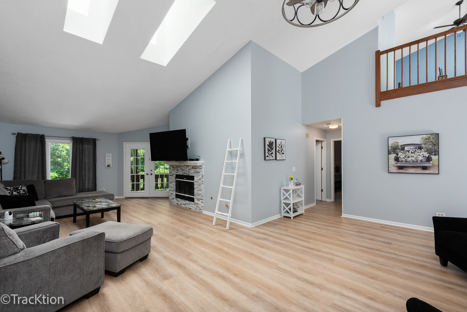 1014 Braemoor Drive #B, Downers Grove, IL 60515