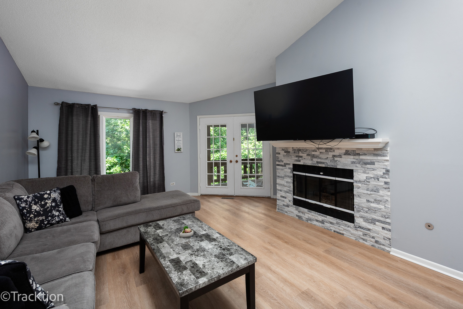 1014 Braemoor Drive #B, Downers Grove, IL 60515