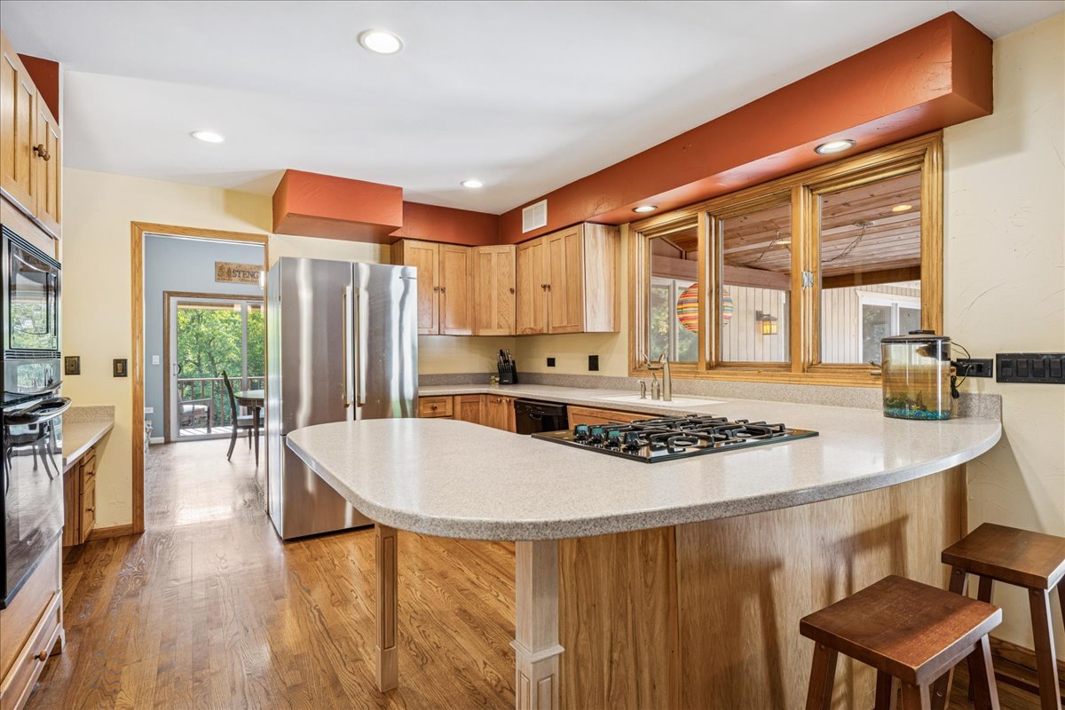 25146 N West Tower Drive, Tower Lakes, IL 60010