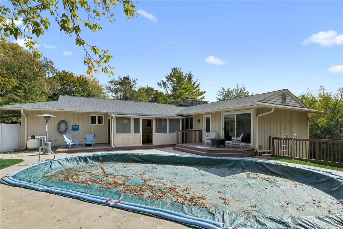 25146 N West Tower Drive, Tower Lakes, IL 60010