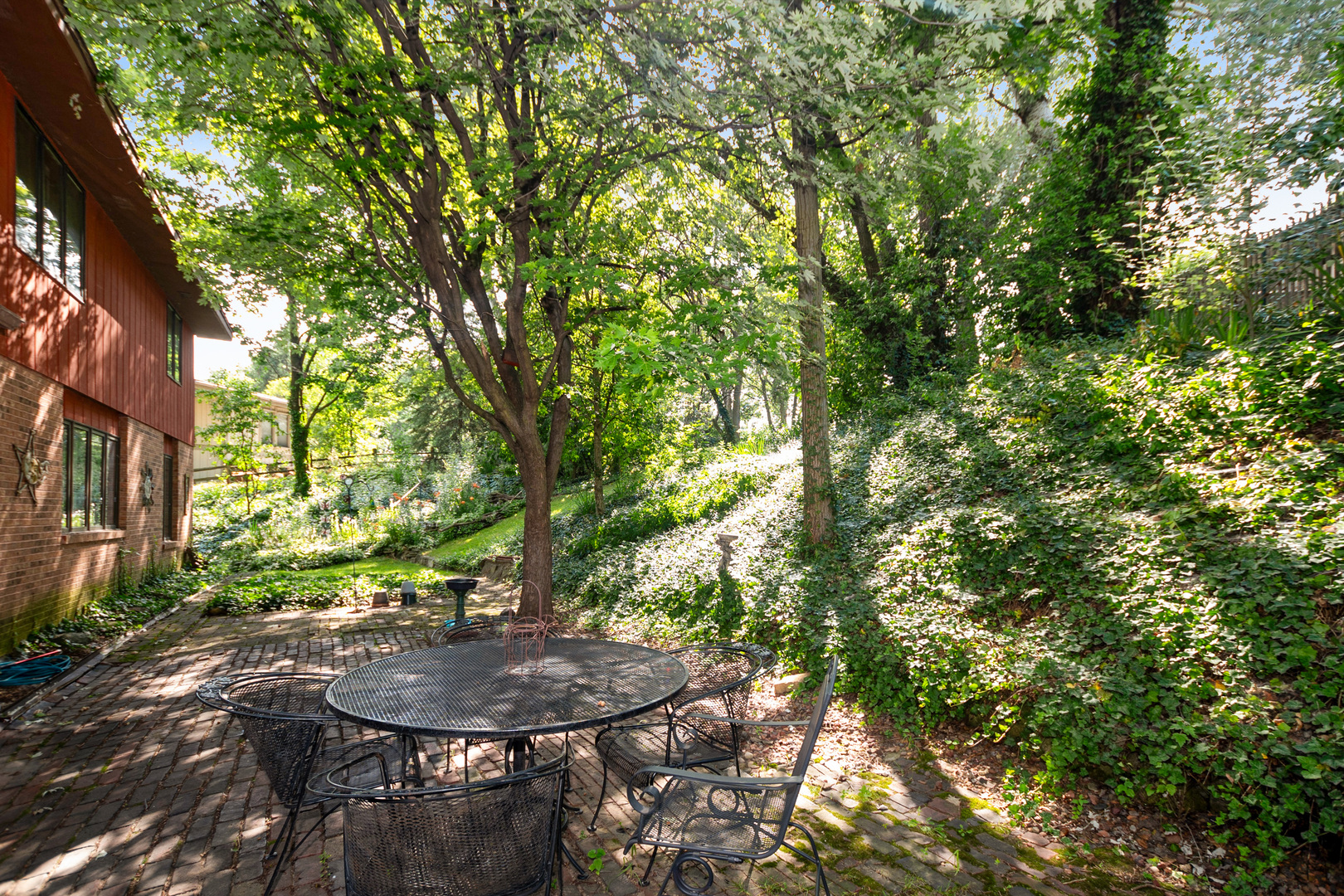 9940 S Wood Lane, Palos Hills, IL 60465