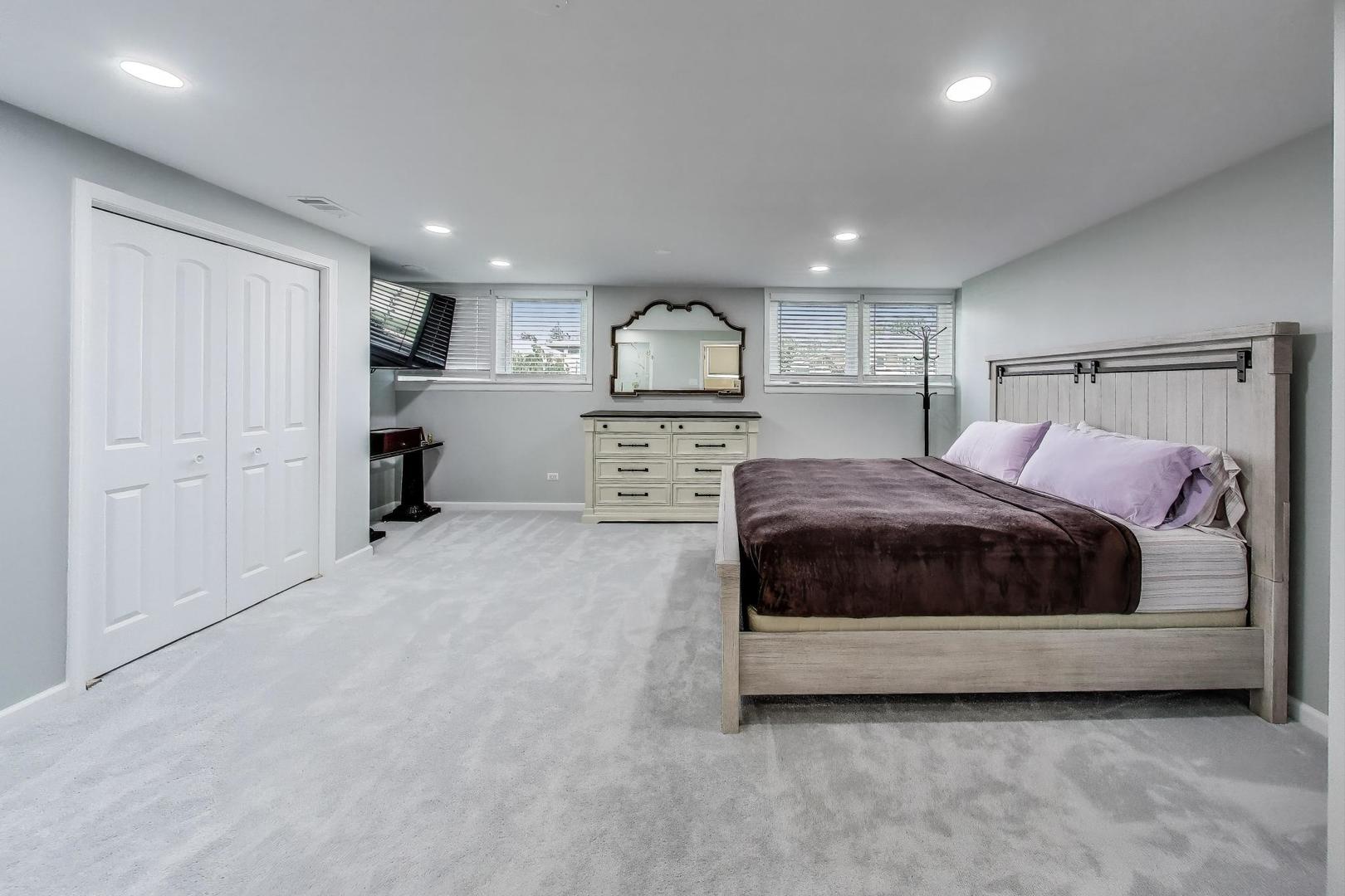 2121 W Sibley Street, Park Ridge, IL 60068