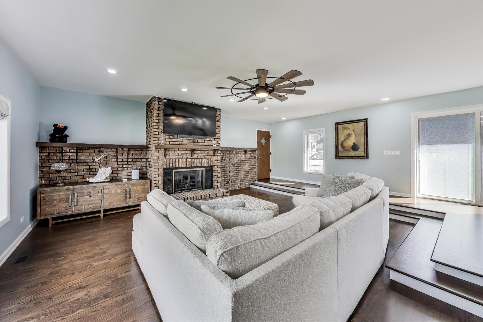 2121 W Sibley Street, Park Ridge, IL 60068