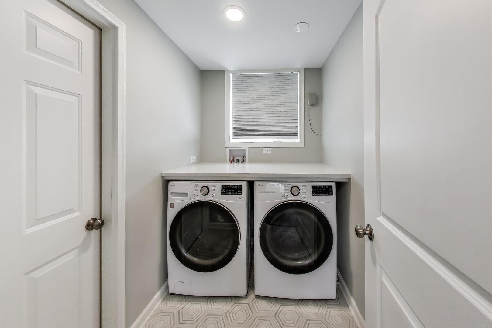 2121 W Sibley Street, Park Ridge, IL 60068