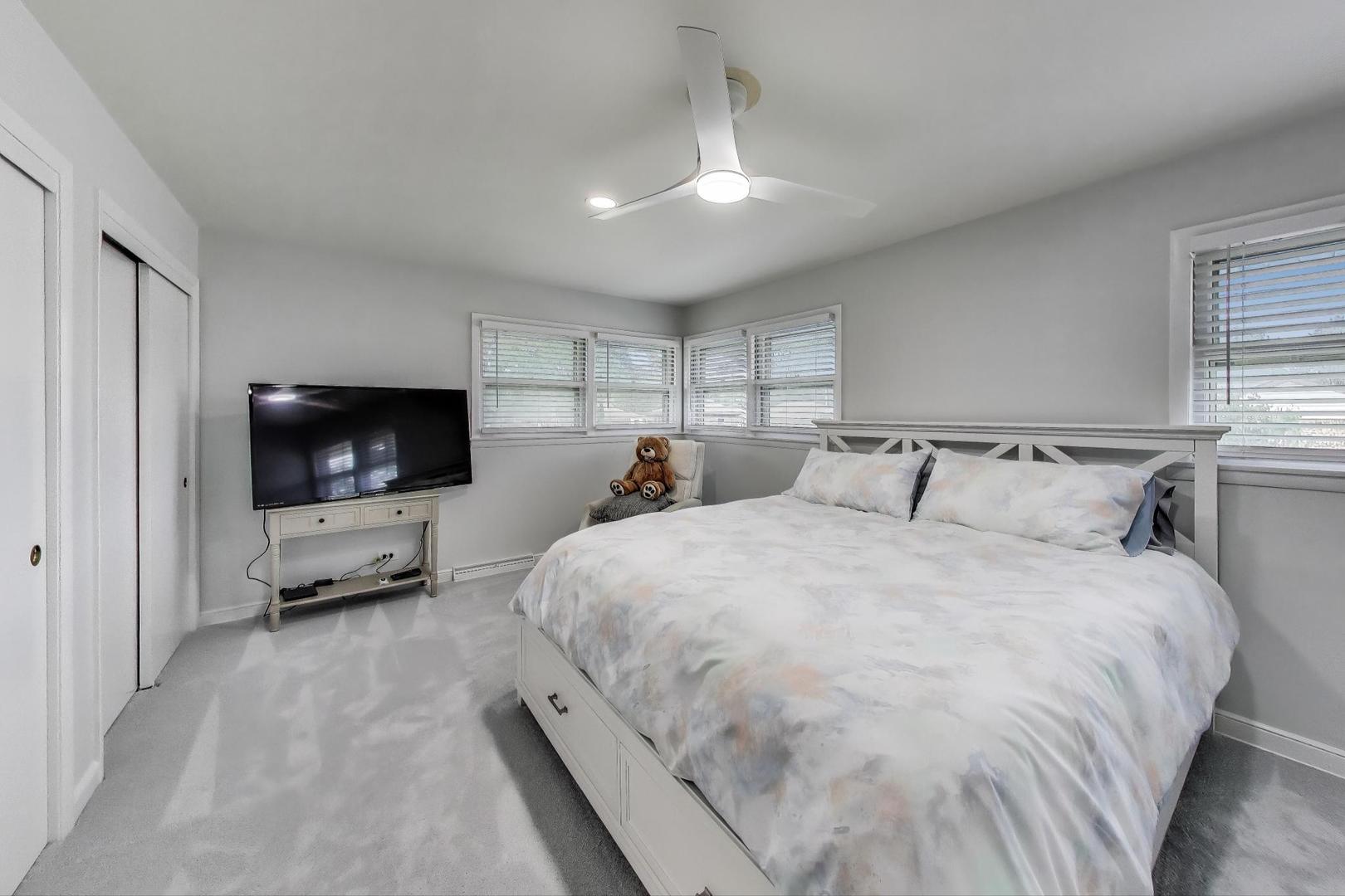 2121 W Sibley Street, Park Ridge, IL 60068