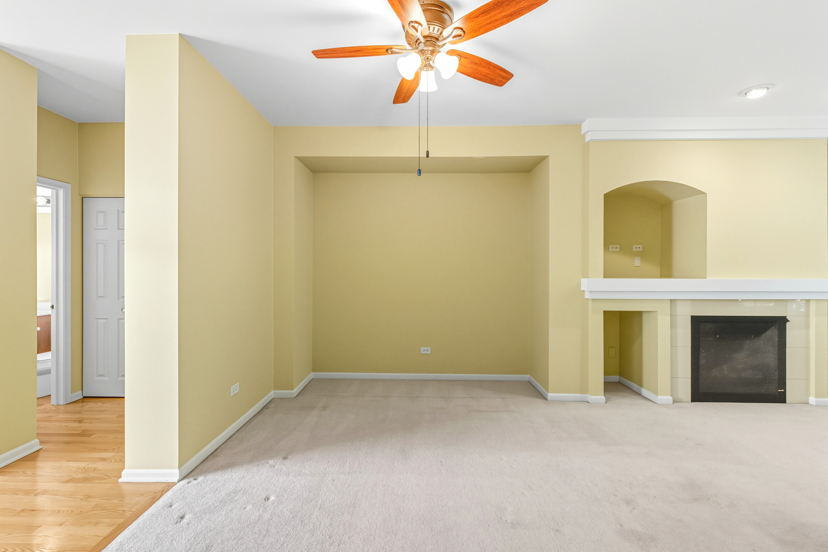 5662 Cambridge Way, Hanover Park, IL 60133