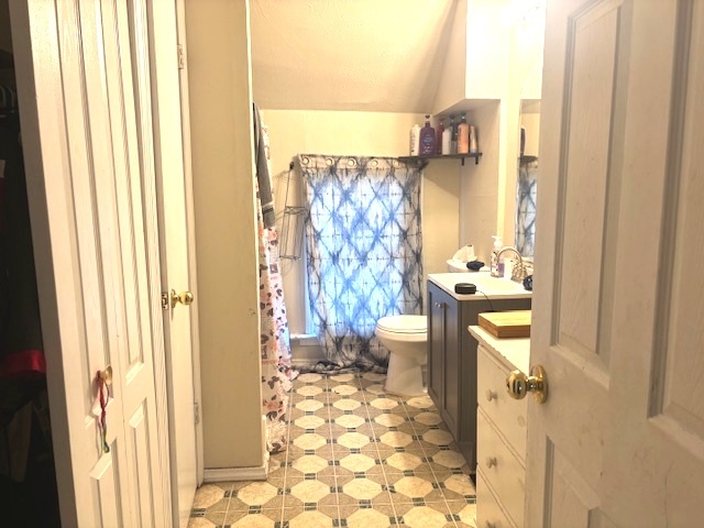 2712 Elizabeth Avenue, Zion, IL 60099