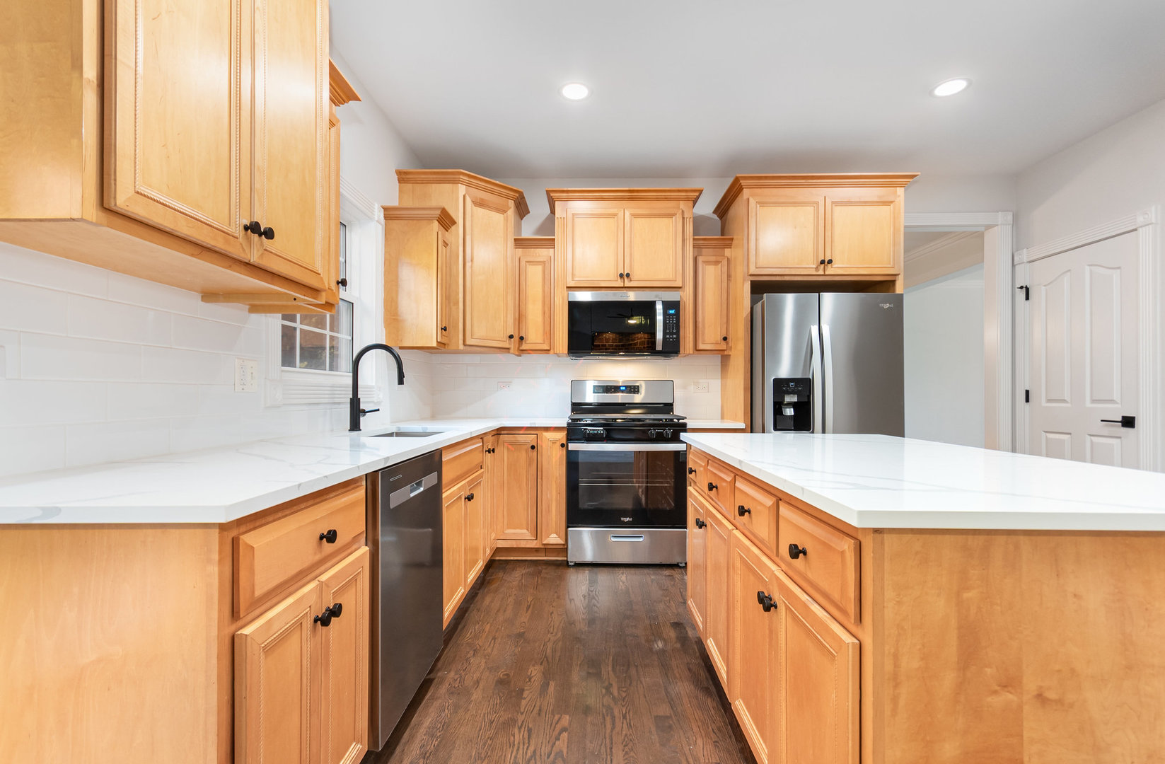 1129 Heartland Drive, Yorkville, IL 60560