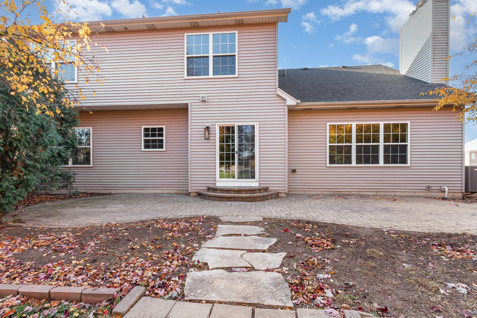 1129 Heartland Drive, Yorkville, IL 60560