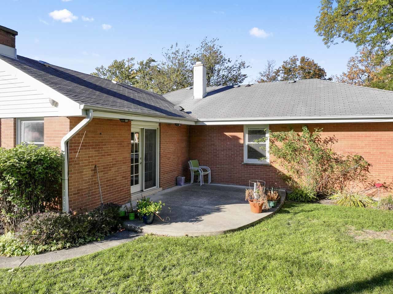 1437 E Emmerson Lane, Mount Prospect, IL 60056