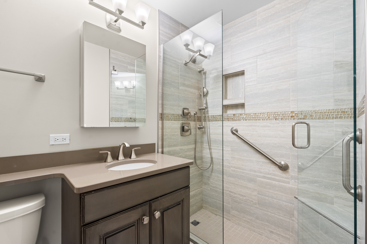 1437 E Emmerson Lane, Mount Prospect, IL 60056