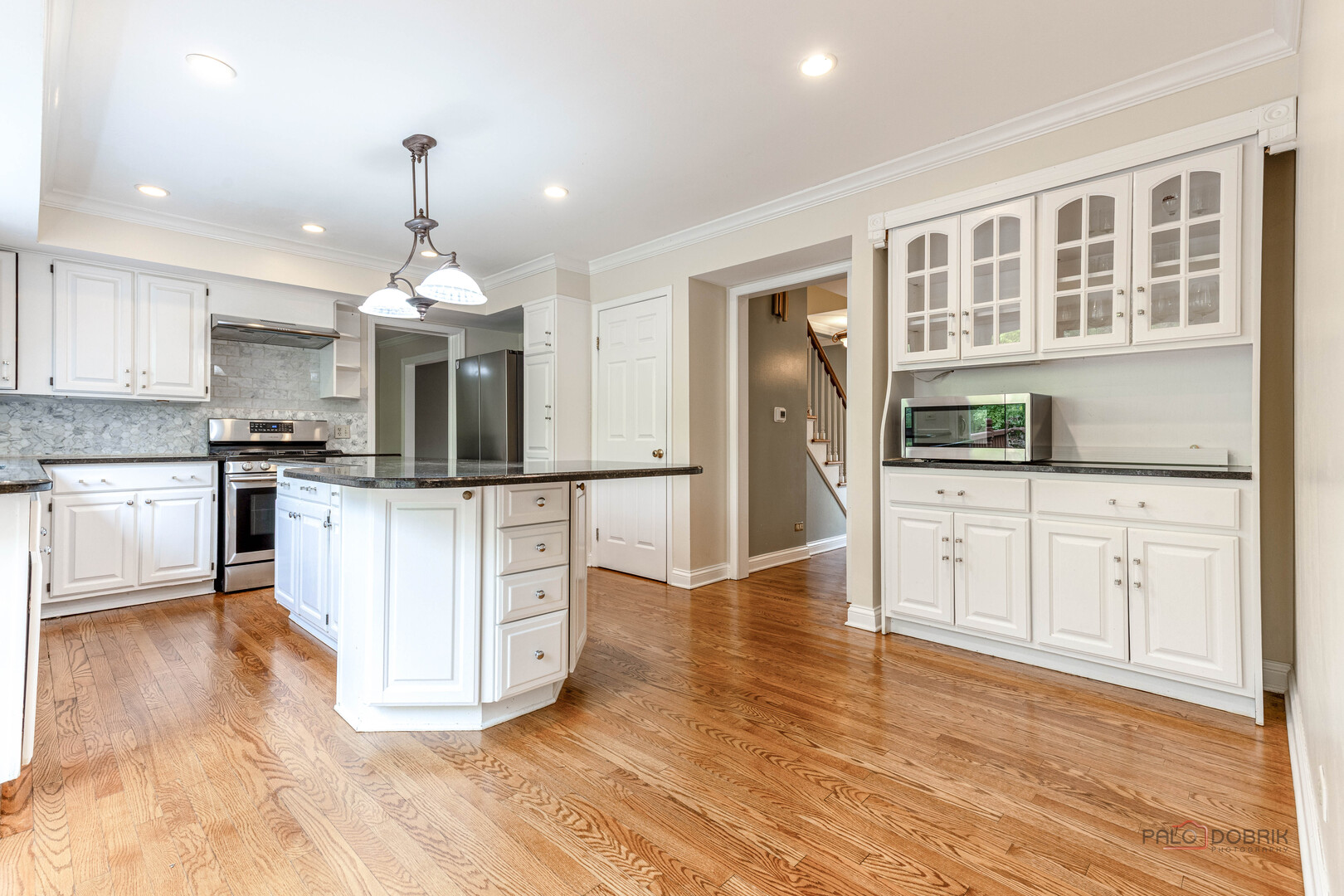 6 Robin Hood Court, Lincolnshire, IL 60069