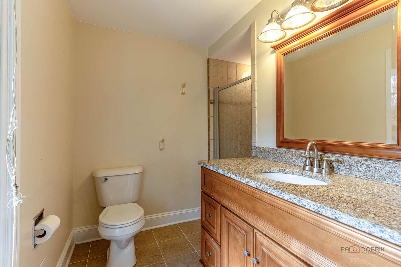 6 Robin Hood Court, Lincolnshire, IL 60069