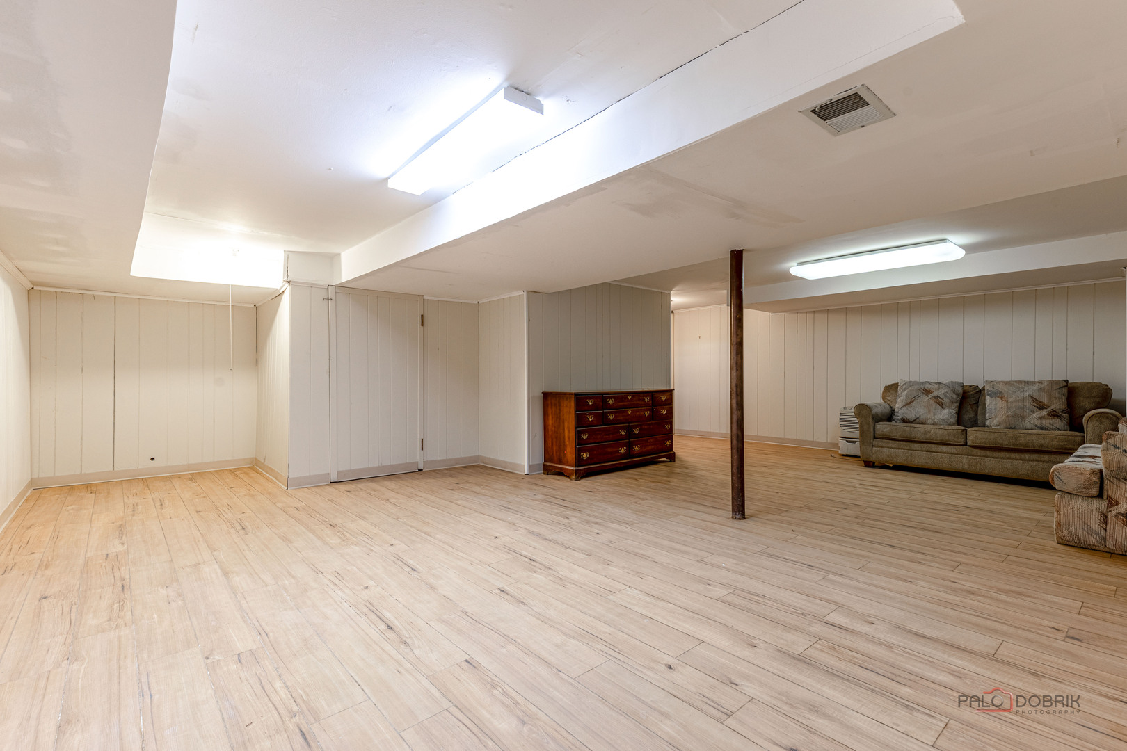 6 Robin Hood Court, Lincolnshire, IL 60069