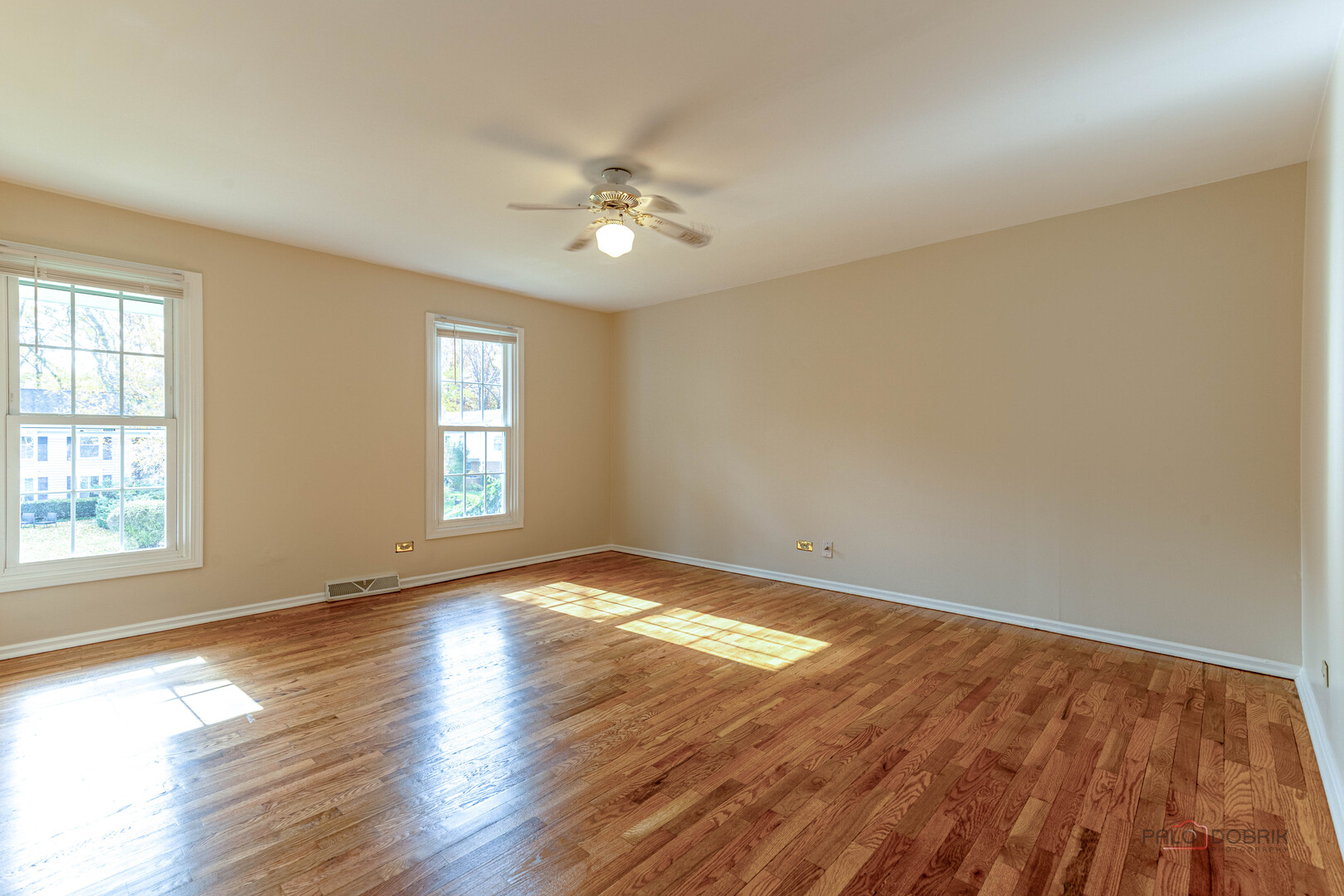 6 Robin Hood Court, Lincolnshire, IL 60069