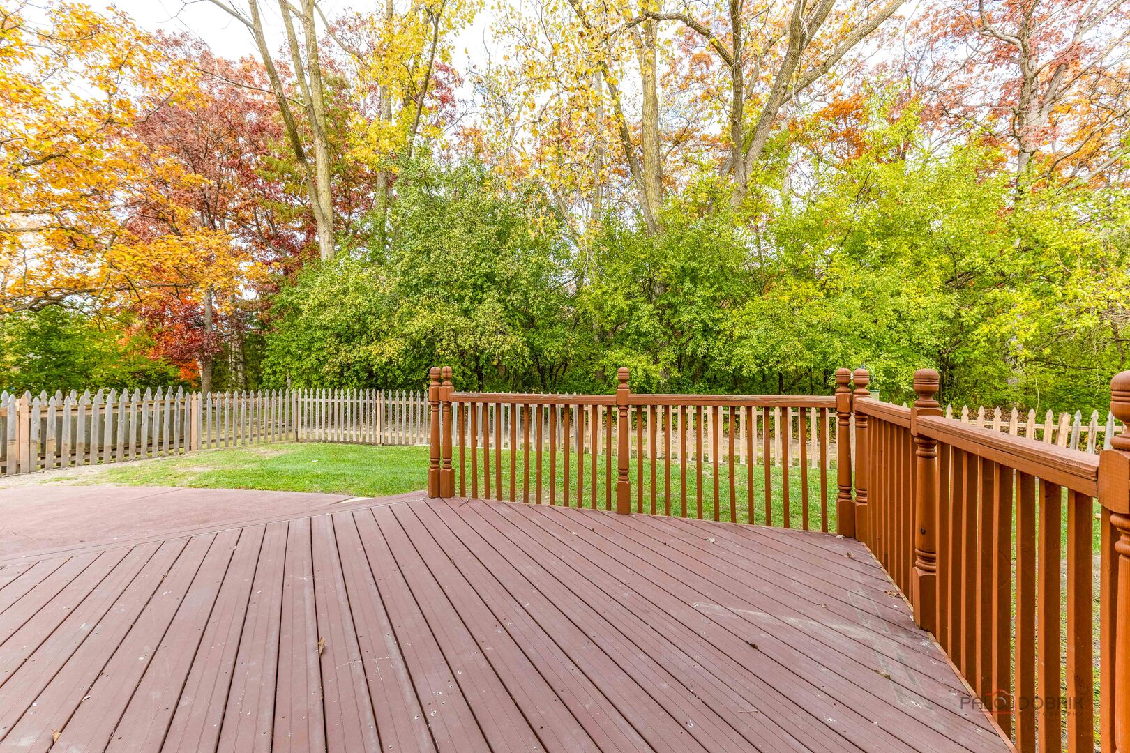 6 Robin Hood Court, Lincolnshire, IL 60069