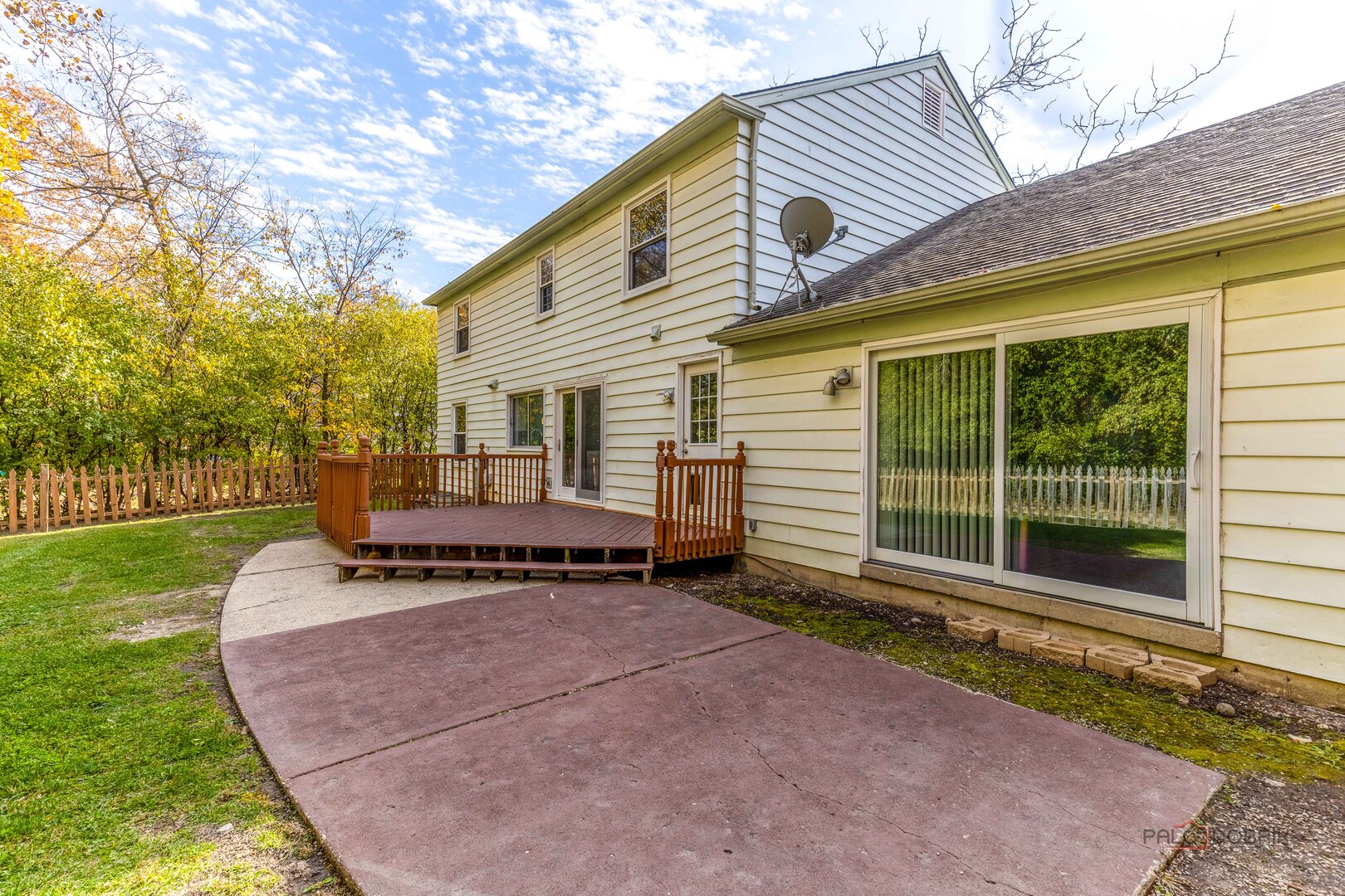 6 Robin Hood Court, Lincolnshire, IL 60069