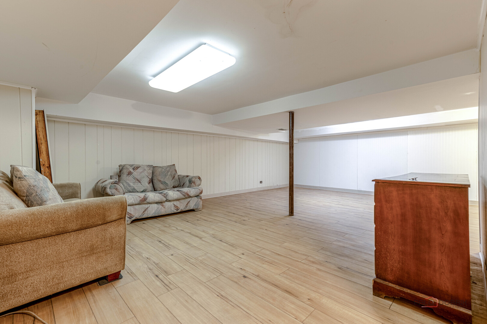 6 Robin Hood Court, Lincolnshire, IL 60069