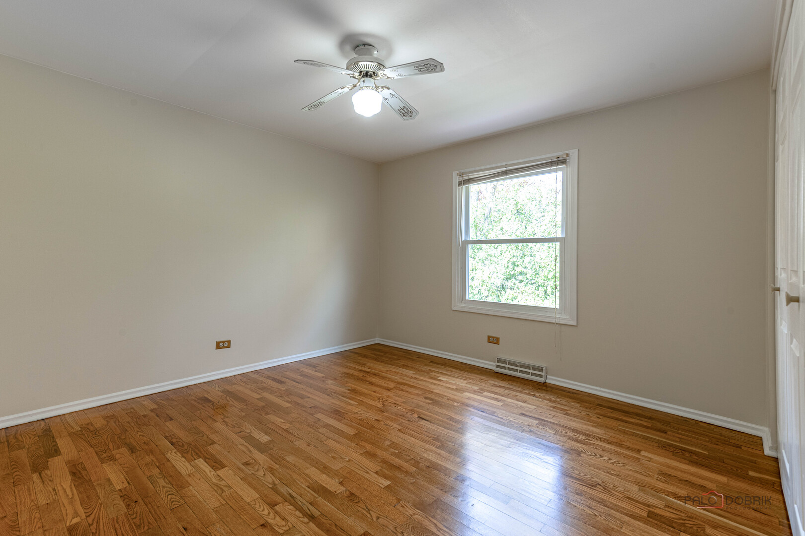 6 Robin Hood Court, Lincolnshire, IL 60069