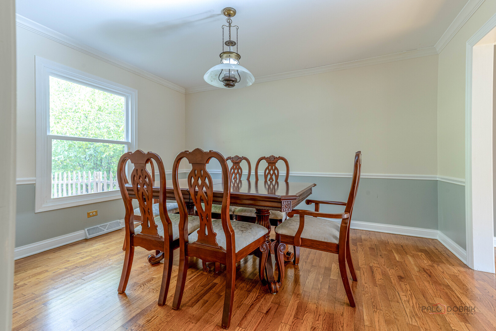 6 Robin Hood Court, Lincolnshire, IL 60069