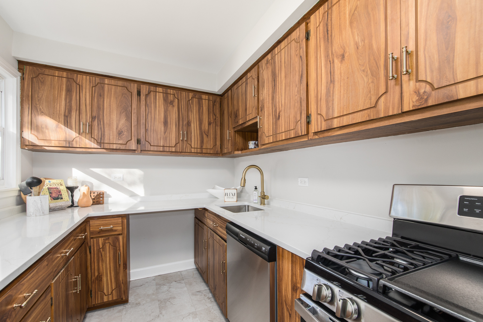 474 E Washington Street, Des Plaines, IL 60016