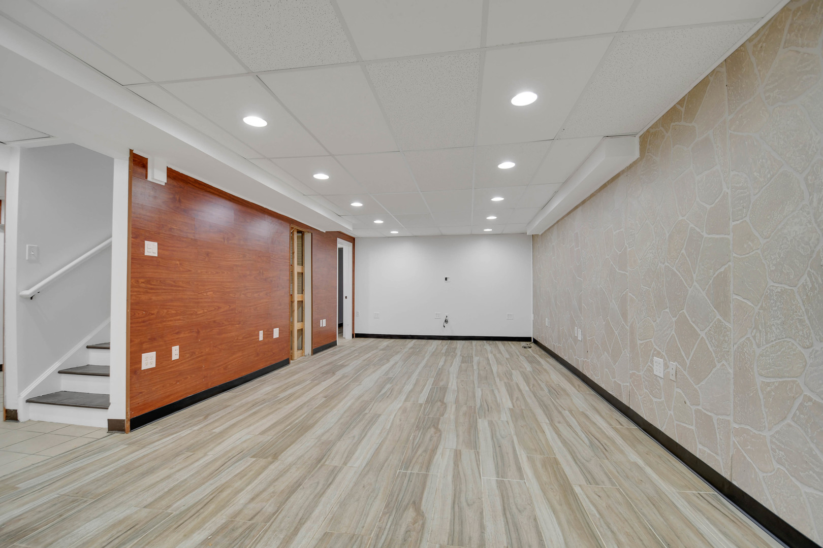 275 Clifton Lane, Bolingbrook, IL 60440