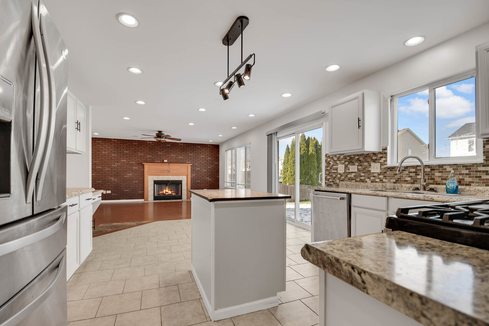 275 Clifton Lane, Bolingbrook, IL 60440