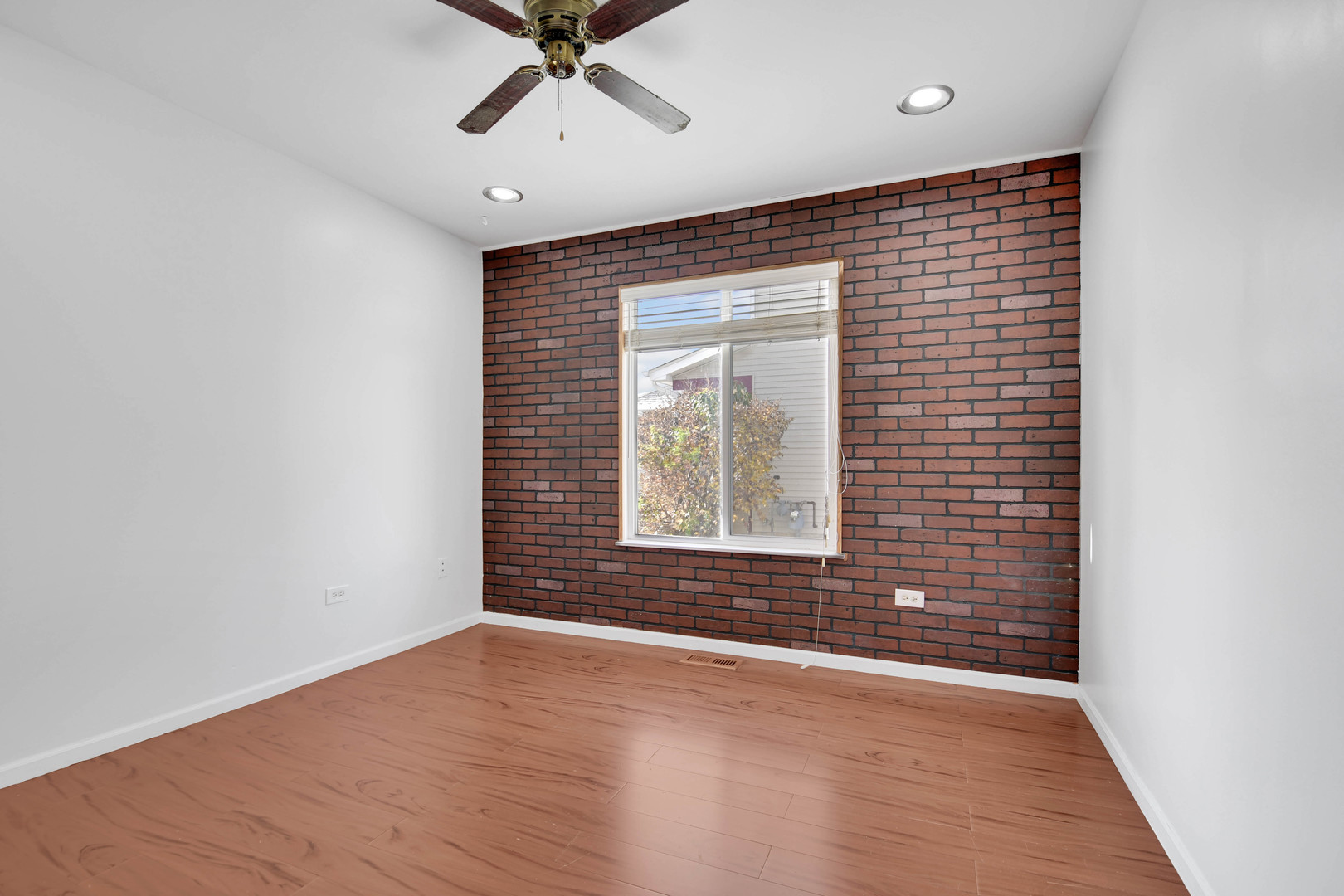 275 Clifton Lane, Bolingbrook, IL 60440