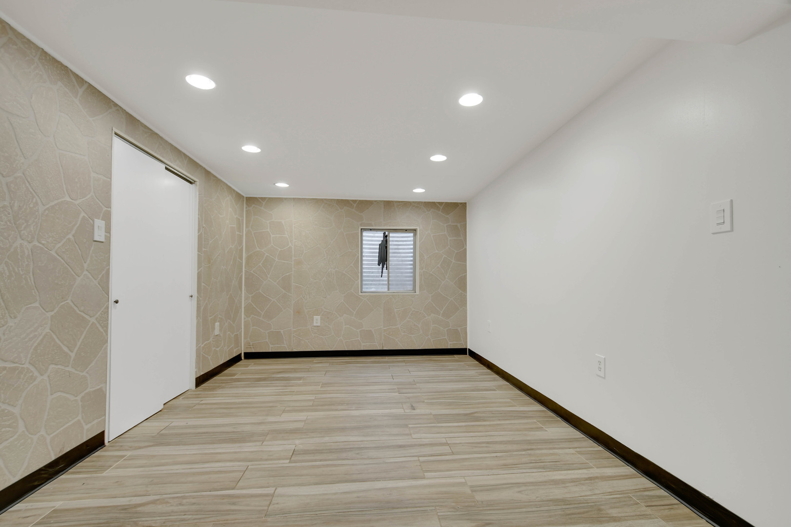 275 Clifton Lane, Bolingbrook, IL 60440