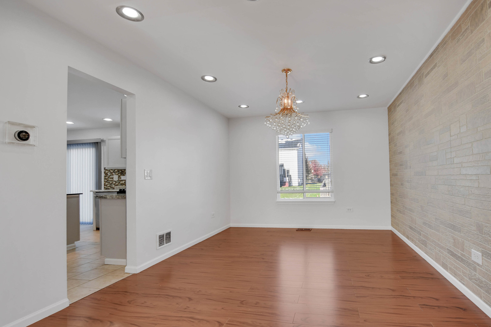 275 Clifton Lane, Bolingbrook, IL 60440