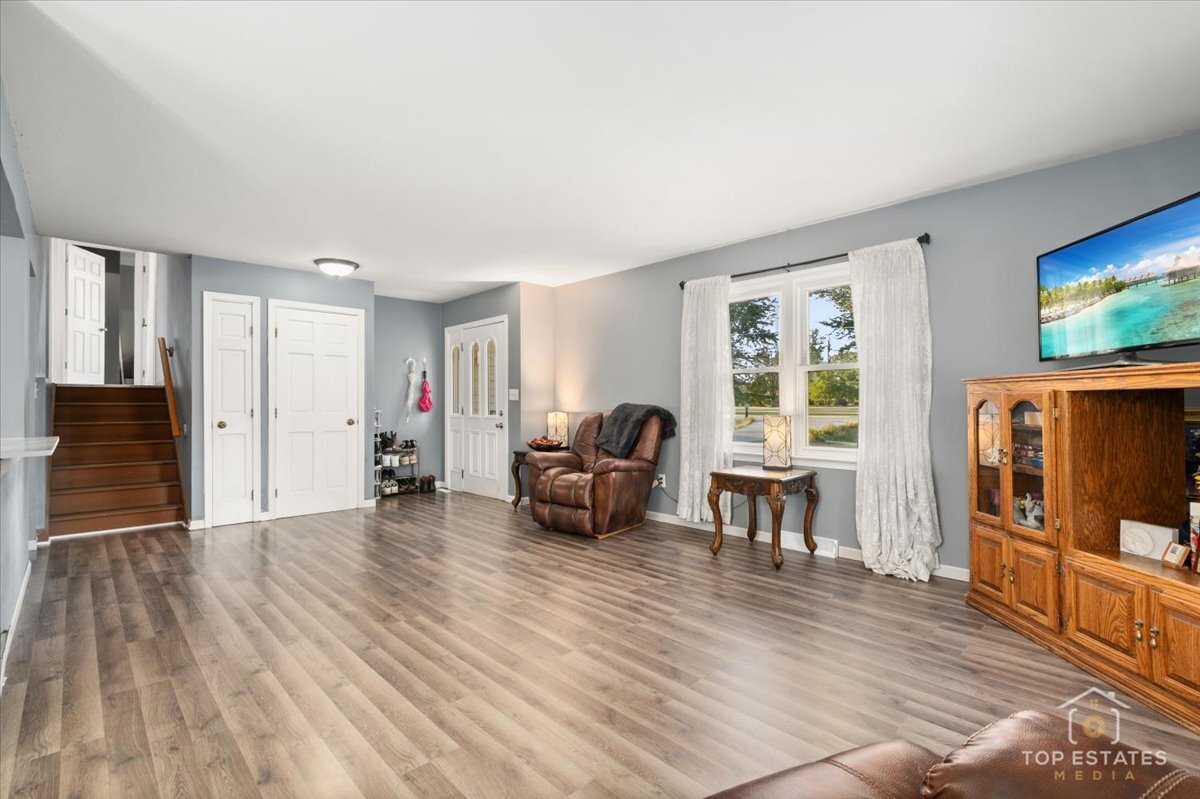 48W201 Keslinger Road, Maple Park, IL 60151