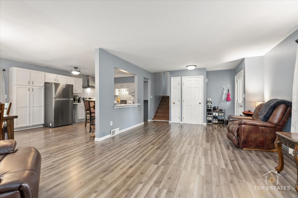 48W201 Keslinger Road, Maple Park, IL 60151