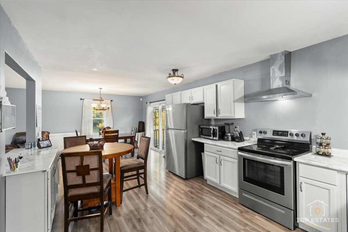 48W201 Keslinger Road, Maple Park, IL 60151